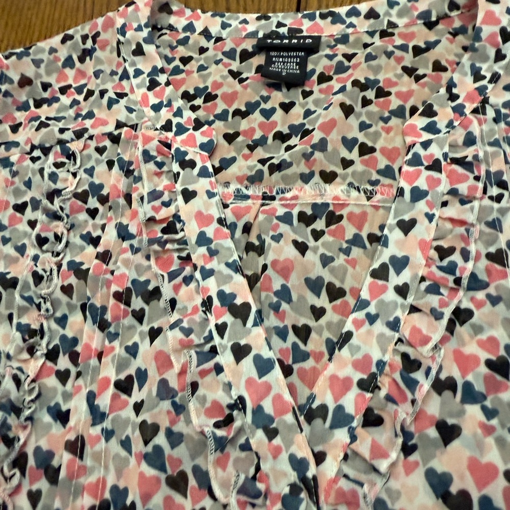 Torrid Multicolor Heart Pattern Top - image 5